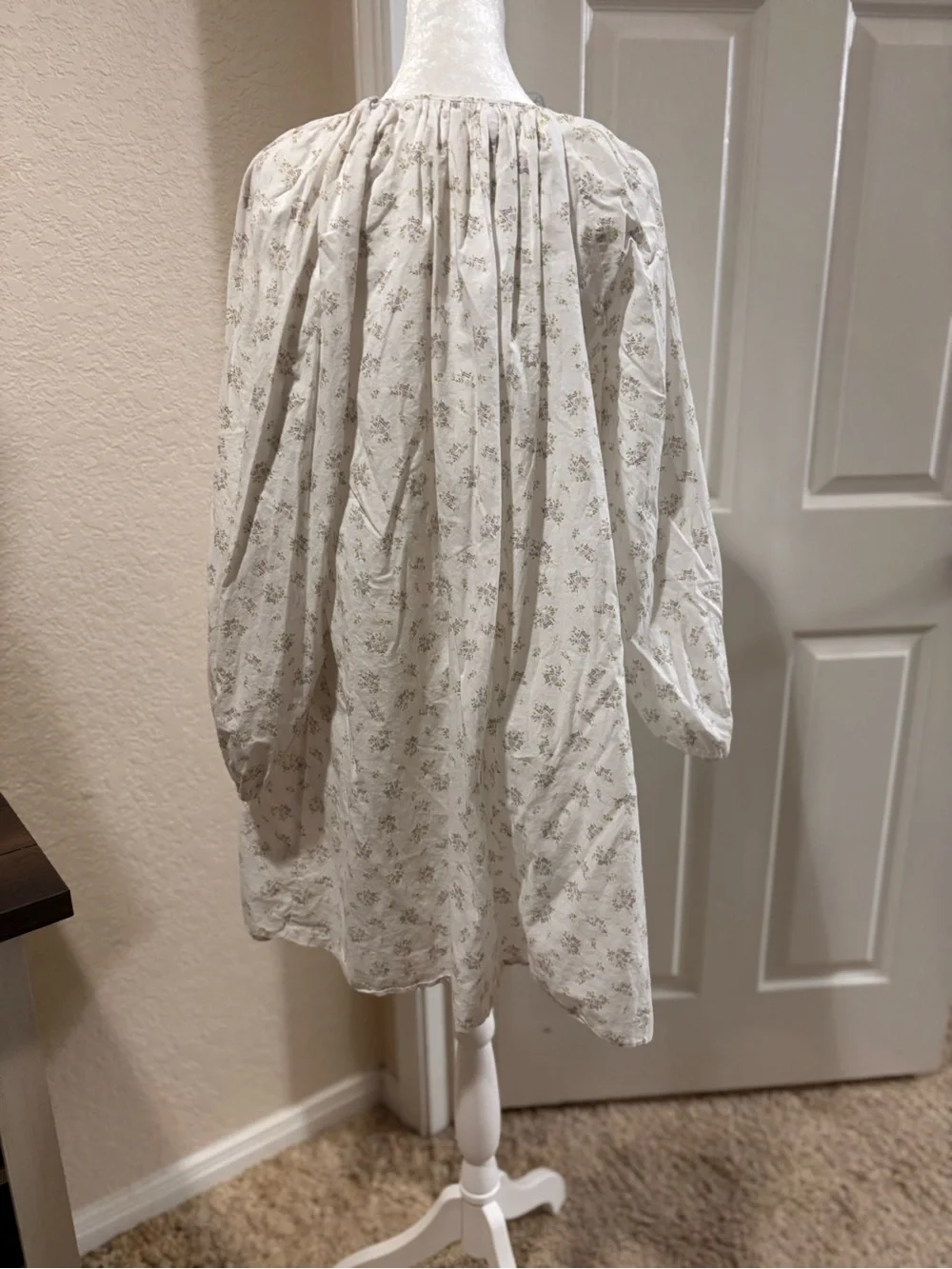 Forever 21 Cream Floral Long-Sleeve Peasant Dress